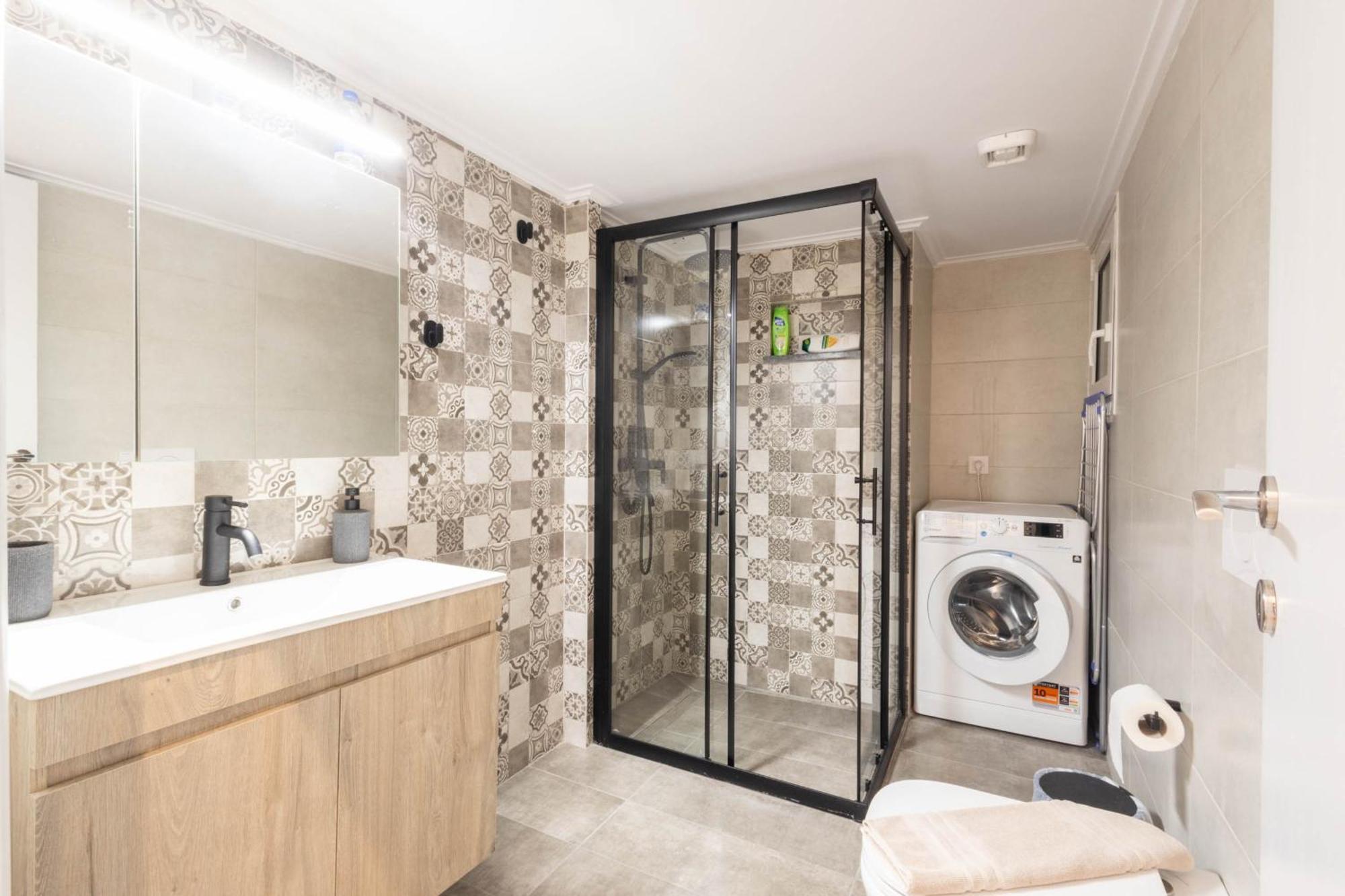 Urban Comfort 2 Bdrm Next To Metro アテネ エクステリア 写真