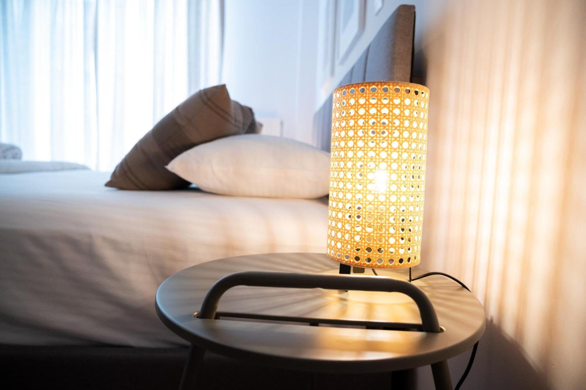 Urban Comfort 2 Bdrm Next To Metro アテネ エクステリア 写真